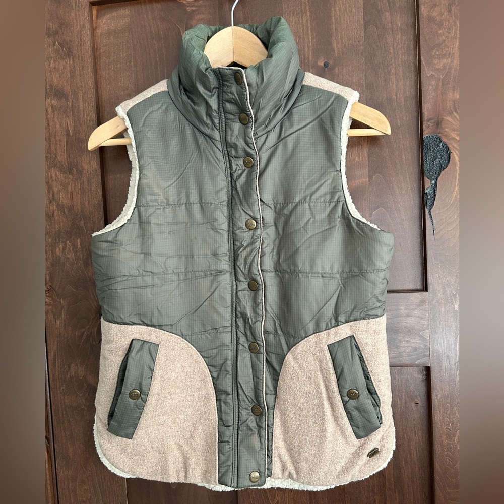 Carve Designs Olive Green and Brown Sherpa Puffer Vest Size XS